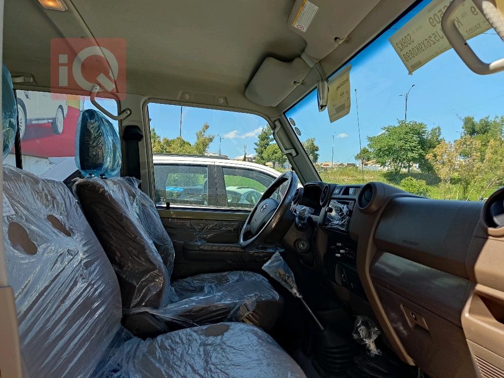 Toyota Land Cruiser 70 Pickup